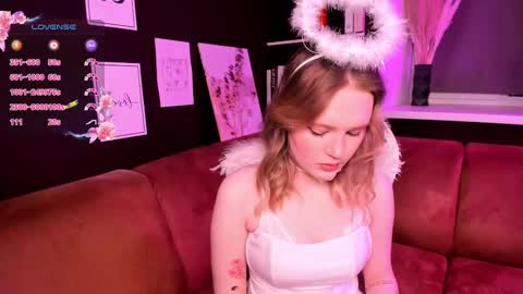Snapshot of lorettacarnley chatting on 02.12.25 Alice online show from 02.12.25