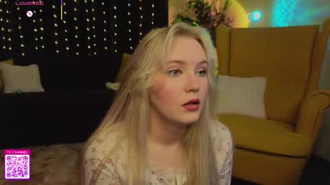 Snapshot of lorettacarnley chatting on 09.08.25 Alice online show from 09.08.25