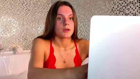 Snapshot of lorettadunnelli chatting on 10.05.25 Chloe for Fan BlackHole online show from 10.05.25