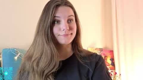 Chloe for Fan BlackHole online show from 11.16.25