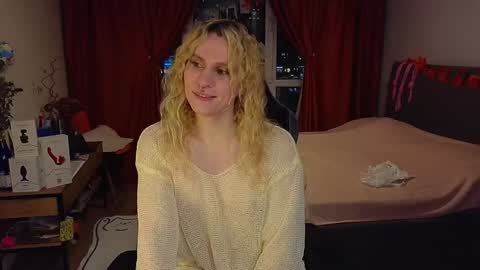 Snapshot of lori_myaf chatting on 12.18.24 Lori ----------------------------------- online show from 12.18.24