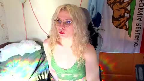 Lori -----------------------------------    online show from 04.02.26