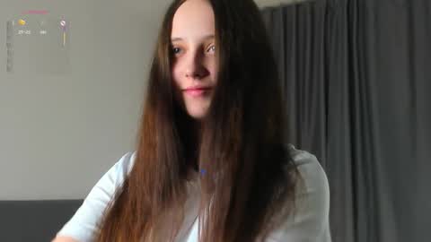 Snapshot of loribis chatting on 10.24.25 Mia online show from 10.24.25