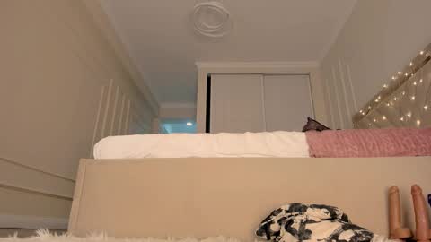 Leyla     online show from 01.11.25