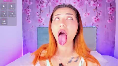 Snapshot of lorraine_28 chatting on 10.23.25  Soy Lorena  online show from 10.23.25