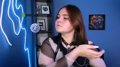 Lora for u online show from 10.07.25