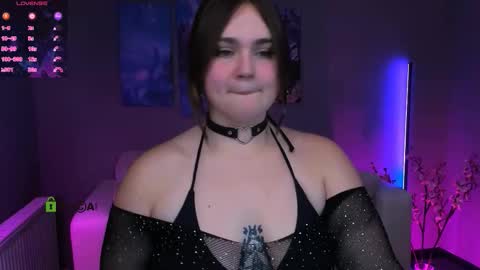 Lora for u online show from 10.09.25