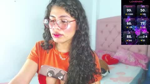 Snapshot of lorraine_rosse chatting on 10.09.25 lorraine online show from 10.09.25