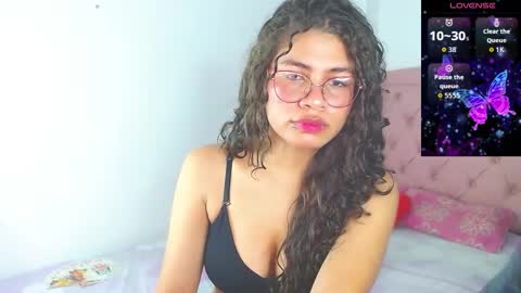 Snapshot of lorraine_rosse chatting on 10.23.25 lorraine online show from 10.23.25