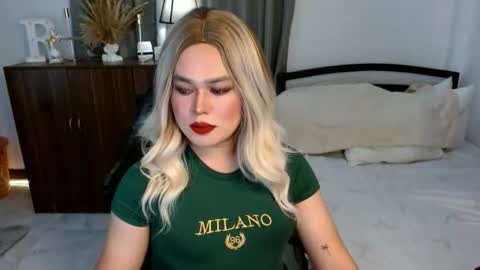 Snapshot of los_bondad chatting on 11.01.25 Los online show from 11.01.25