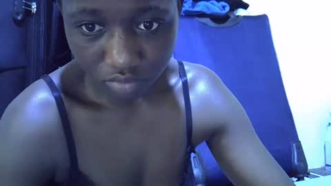Snapshot of lotty_lavilla chatting on 10.21.25 lotty_lavilla online show from 10.21.25