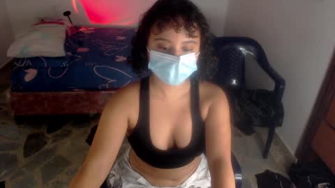 Snapshot of lou_cuteee chatting on 01.07.25 lou_cuteee online show from 01.07.25