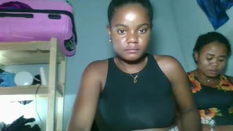 Snapshot of louane98 chatting on 02.22.26 louane98 online show from 02.22.26