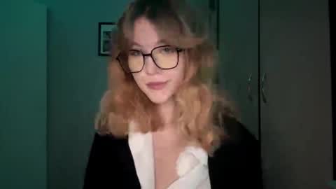 Hi Im Nicole online show from 09.10.25