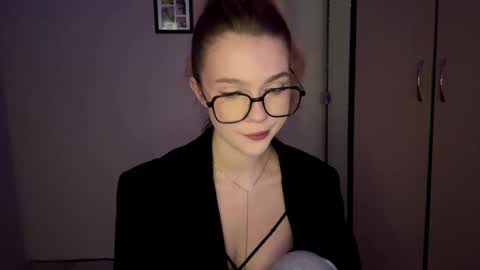 Hi Im Nicole online show from 09.15.25