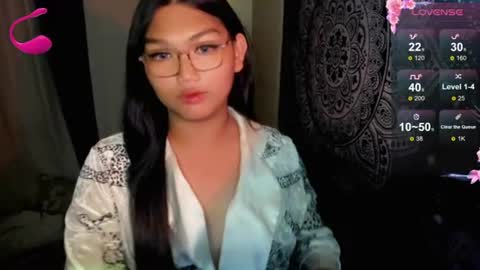 Snapshot of louheart chatting on 08.04.26 Sweet online show from 08.04.26