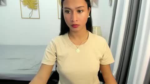 Snapshot of louie_cute_asian chatting on 03.11.25 Kylie online show from 03.11.25