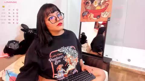 Snapshot of louiemanson_ chatting on 10.20.25   online show from 10.20.25