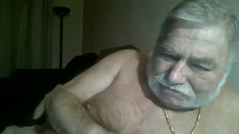 Snapshot of louis_chokdee chatting on 01.10.25 louis_chokdee online show from 01.10.25