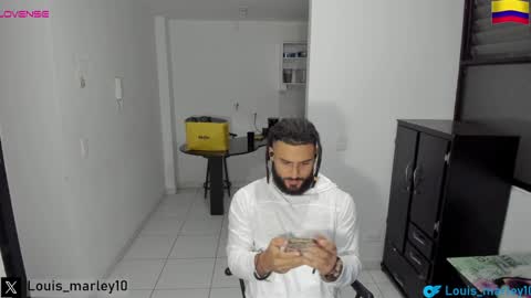 louis_marley_ online show from 12.06.24