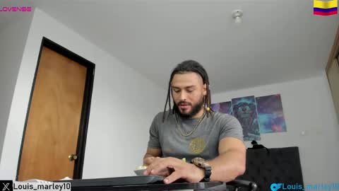 louis_marley_ online show from 02.26.25