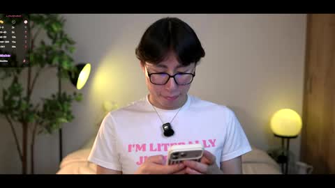 Snapshot of louis_zh chatting on 05.28.26 Louis online show from 05.28.26