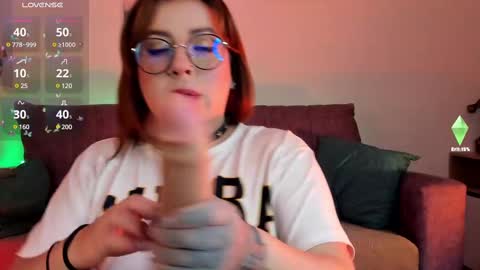 Snapshot of louisa_claire_ chatting on 02.13.25 LuisaIG  x luisa clair online show from 02.13.25