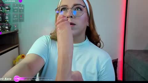 Snapshot of louisa_claire_ chatting on 10.25.25 LuisaIG  x luisa clair online show from 10.25.25