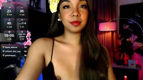 Snapshot of louisassy chatting on 10.09.25 Louisa online show from 10.09.25