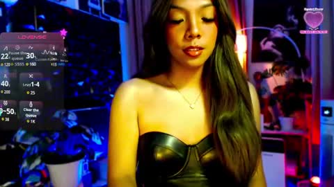 Snapshot of louisassy chatting on 06.22.26 Louisa online show from 06.22.26