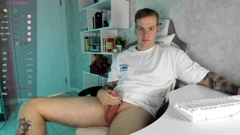 Snapshot of louisjafferson chatting on 12.02.24 Louis online show from 12.02.24