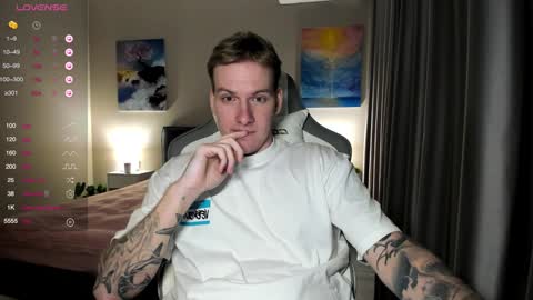 Snapshot of louisjafferson chatting on 12.15.24 Louis online show from 12.15.24