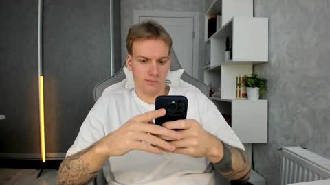 Snapshot of louisjafferson chatting on 01.07.25 Louis online show from 01.07.25