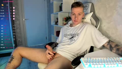 Snapshot of louisjafferson chatting on 02.16.25 Louis online show from 02.16.25