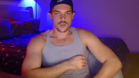 Snapshot of louisvalmer chatting on 10.21.25 Louis Valmer online show from 10.21.25