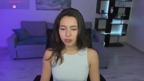 Snapshot of lounacutie chatting on 12.01.25 lounacutie online show from 12.01.25