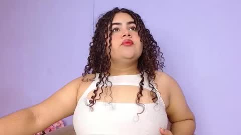 lourdes_moon22 online show from 10.18.25