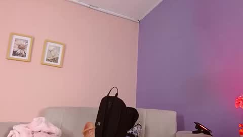 lourdes_moon22 online show from 10.31.25