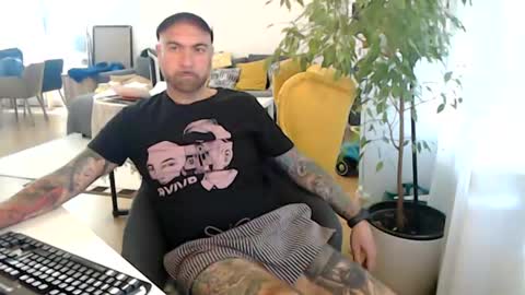 Snapshot of lovalova666 chatting on 06.23.26 Guapito online show from 06.23.26