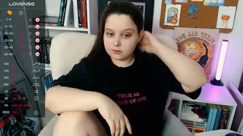 Snapshot of lovbess chatting on 03.26.26 Mia online show from 03.26.26