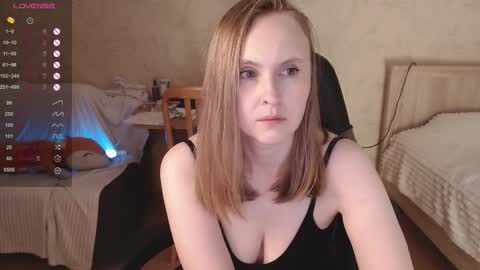 Snapshot of love_agatha chatting on 09.22.25 Agatha online show from 09.22.25