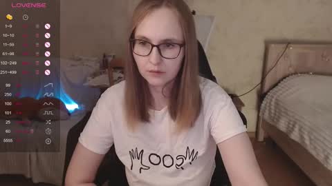 Snapshot of love_agatha chatting on 10.05.25 Agatha online show from 10.05.25