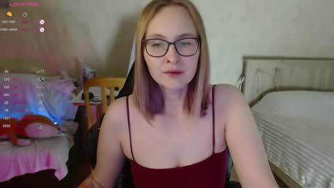 Snapshot of love_agatha chatting on 10.26.25 Agatha online show from 10.26.25