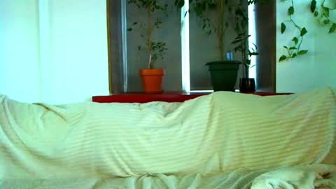 Snapshot of love_attation chatting on 12.16.24 Cute face online show from 12.16.24