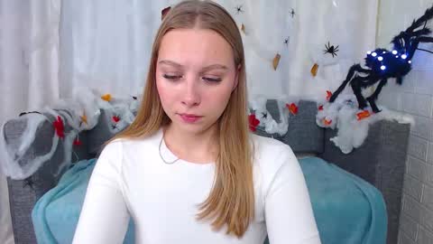 love bella  online show from 10.13.25