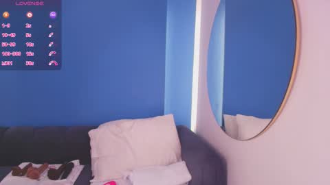 Snapshot of love_cameron chatting on 02.09.26 Cam online show from 02.09.26
