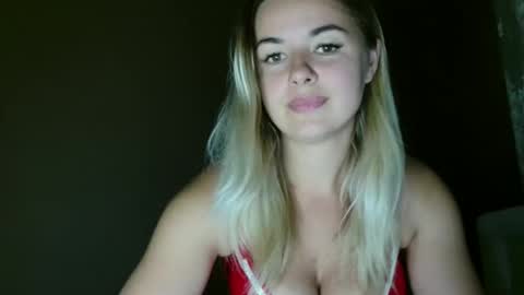 Snapshot of love_dom_meg chatting on 10.18.25 Megane online show from 10.18.25