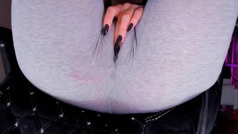 Snapshot of love_hard_kiru chatting on 10.16.25 Kira online show from 10.16.25