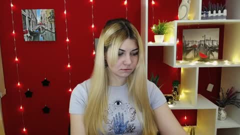 Snapshot of love_instinct chatting on 01.27.25 Alexya online show from 01.27.25