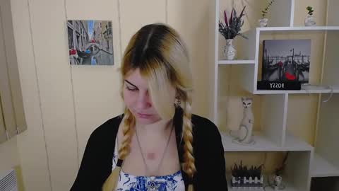 Snapshot of love_instinct chatting on 02.19.25 Alexya online show from 02.19.25